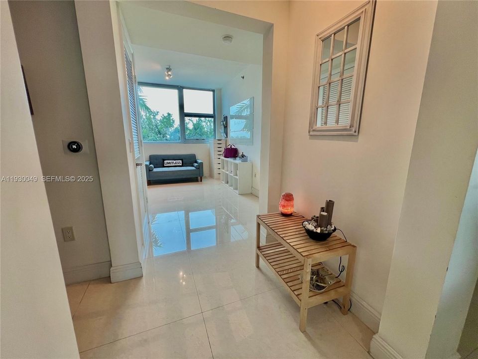 For Sale: $380,000 (3 beds, 2 baths, 1271 Square Feet)