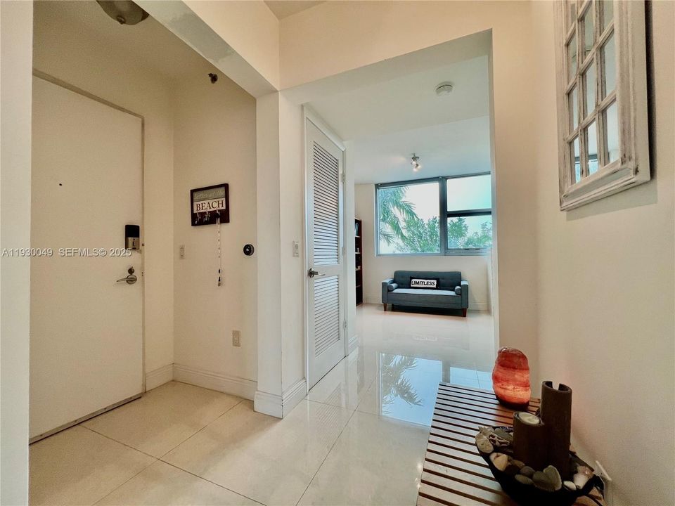 For Sale: $380,000 (3 beds, 2 baths, 1271 Square Feet)