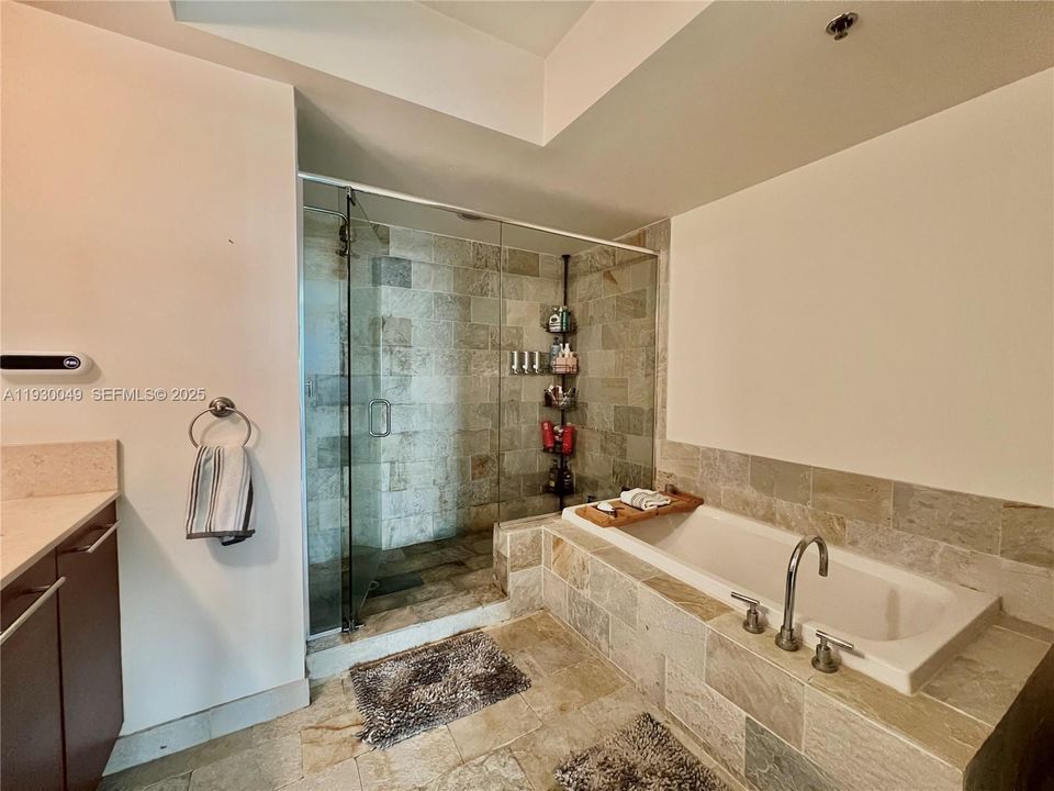 For Sale: $380,000 (3 beds, 2 baths, 1271 Square Feet)