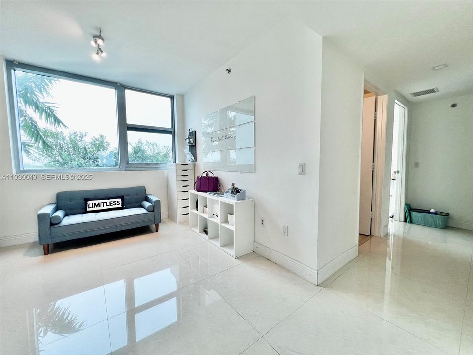 For Sale: $380,000 (3 beds, 2 baths, 1271 Square Feet)