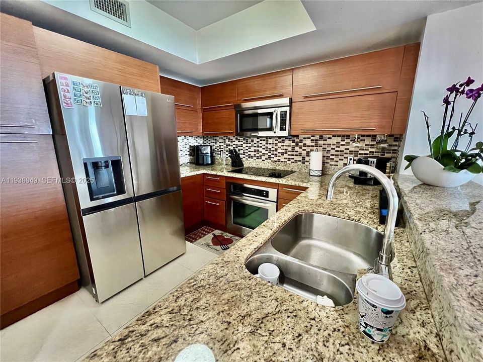 For Sale: $380,000 (3 beds, 2 baths, 1271 Square Feet)