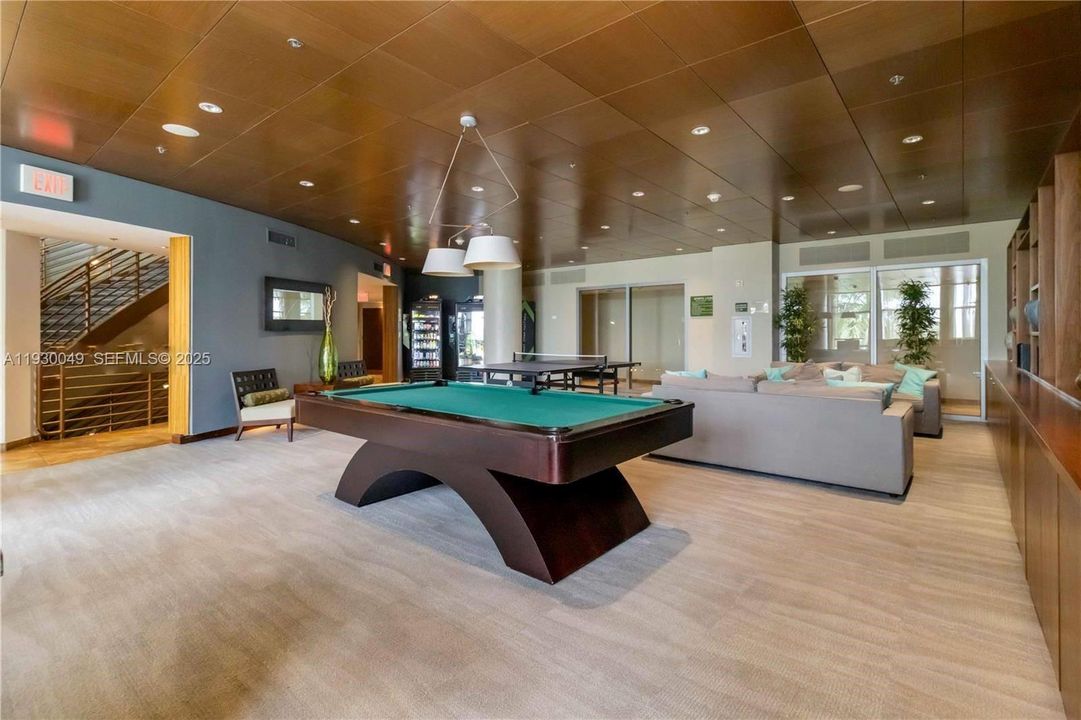 For Sale: $380,000 (3 beds, 2 baths, 1271 Square Feet)