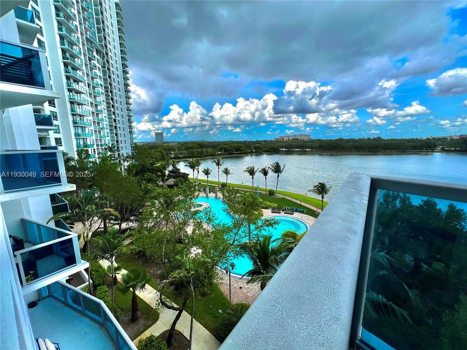 For Sale: $380,000 (3 beds, 2 baths, 1271 Square Feet)