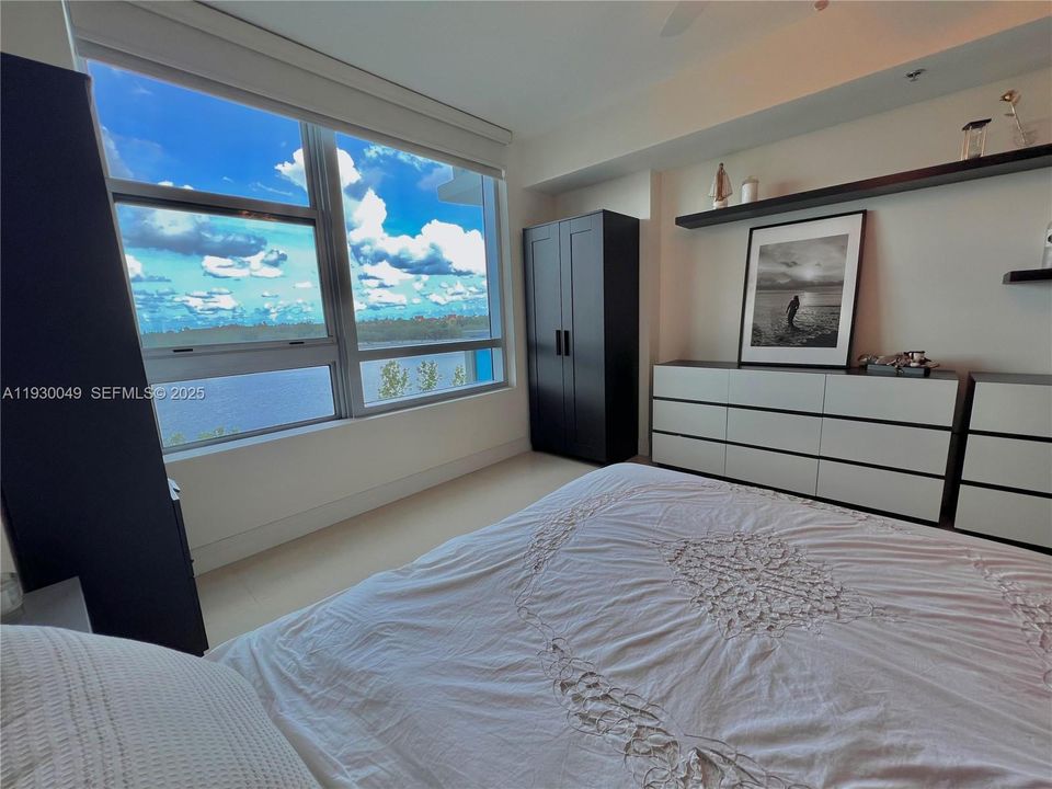 For Sale: $380,000 (3 beds, 2 baths, 1271 Square Feet)