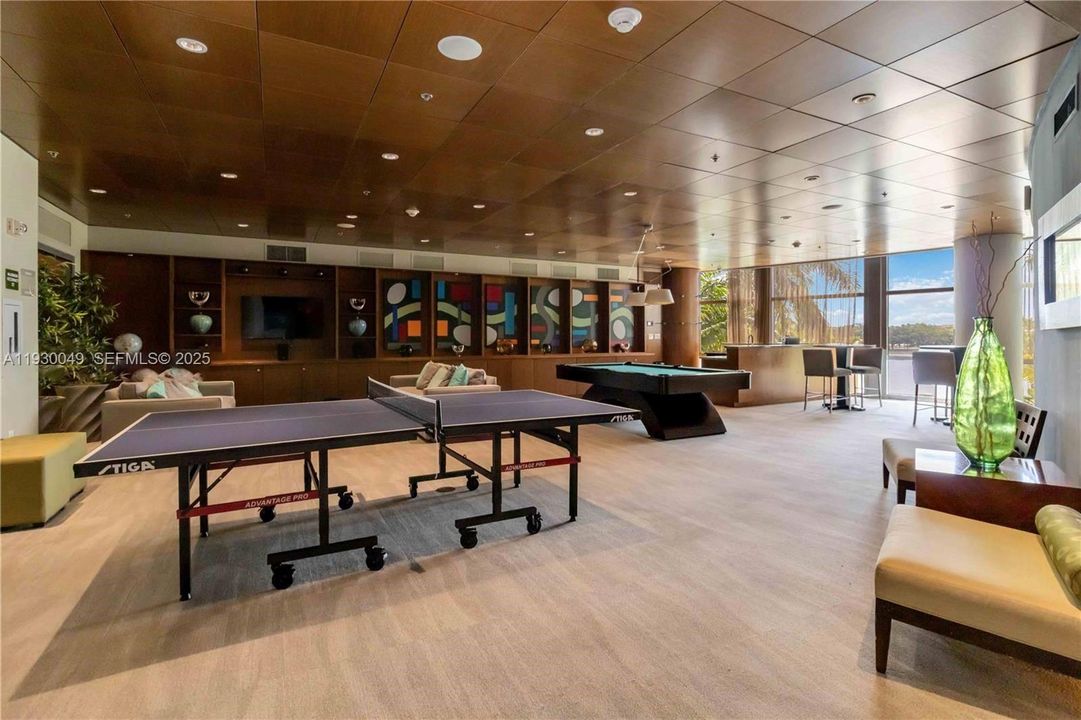 For Sale: $380,000 (3 beds, 2 baths, 1271 Square Feet)