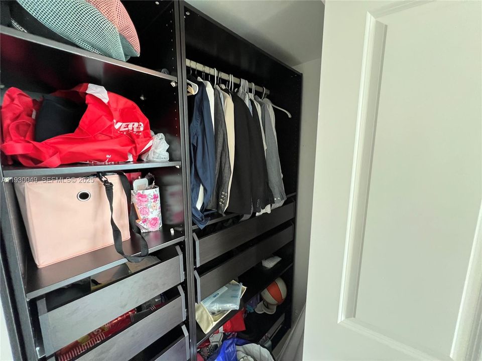 For Sale: $380,000 (3 beds, 2 baths, 1271 Square Feet)