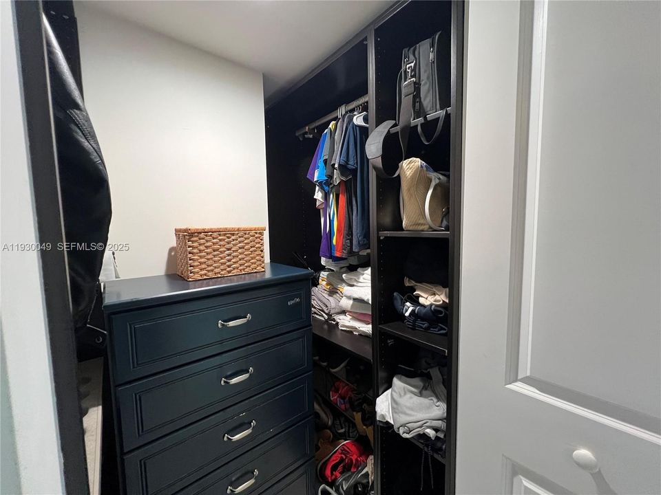 For Sale: $380,000 (3 beds, 2 baths, 1271 Square Feet)