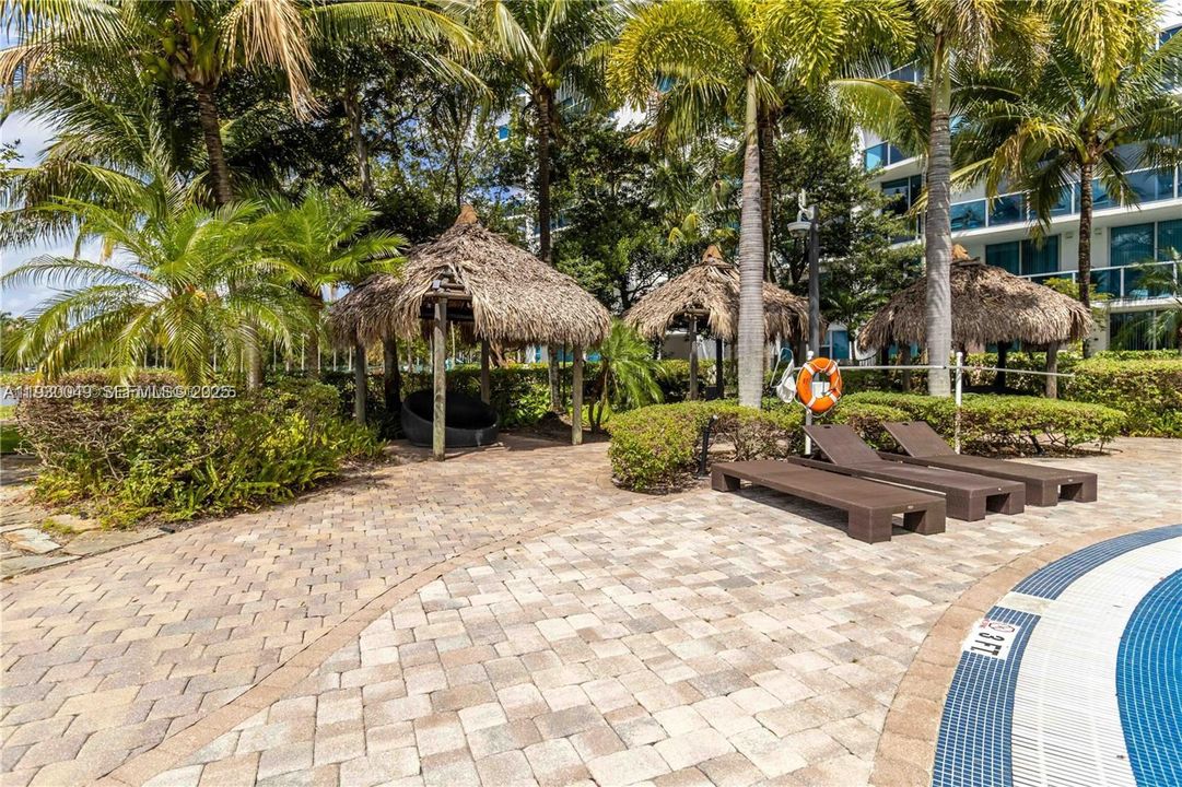 For Sale: $380,000 (3 beds, 2 baths, 1271 Square Feet)