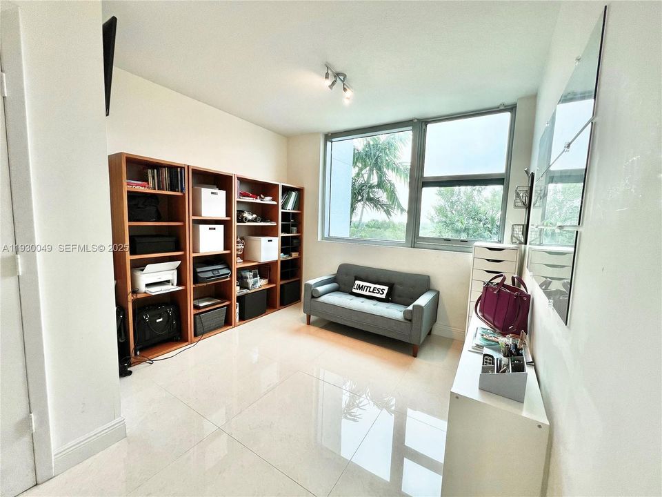 For Sale: $380,000 (3 beds, 2 baths, 1271 Square Feet)