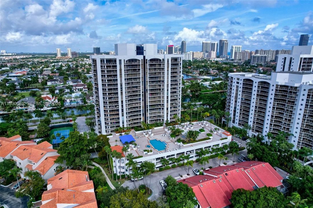 На продажу: $635,000 (3 спален, 2 ванн, 1820 Квадратных фут)