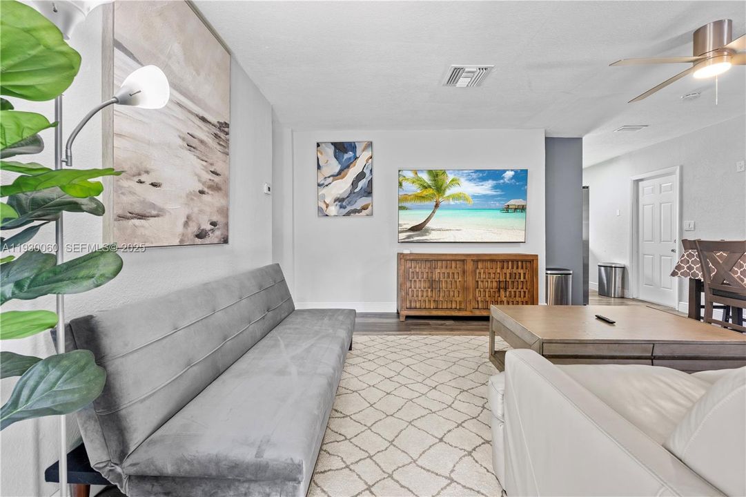 En Renta: $2,395 (1 camas, 1 baños, 2344 Pies cuadrados)