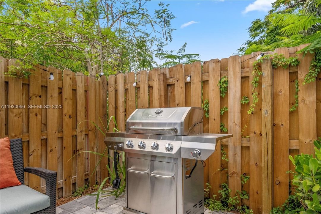 En Renta: $2,395 (1 camas, 1 baños, 2344 Pies cuadrados)