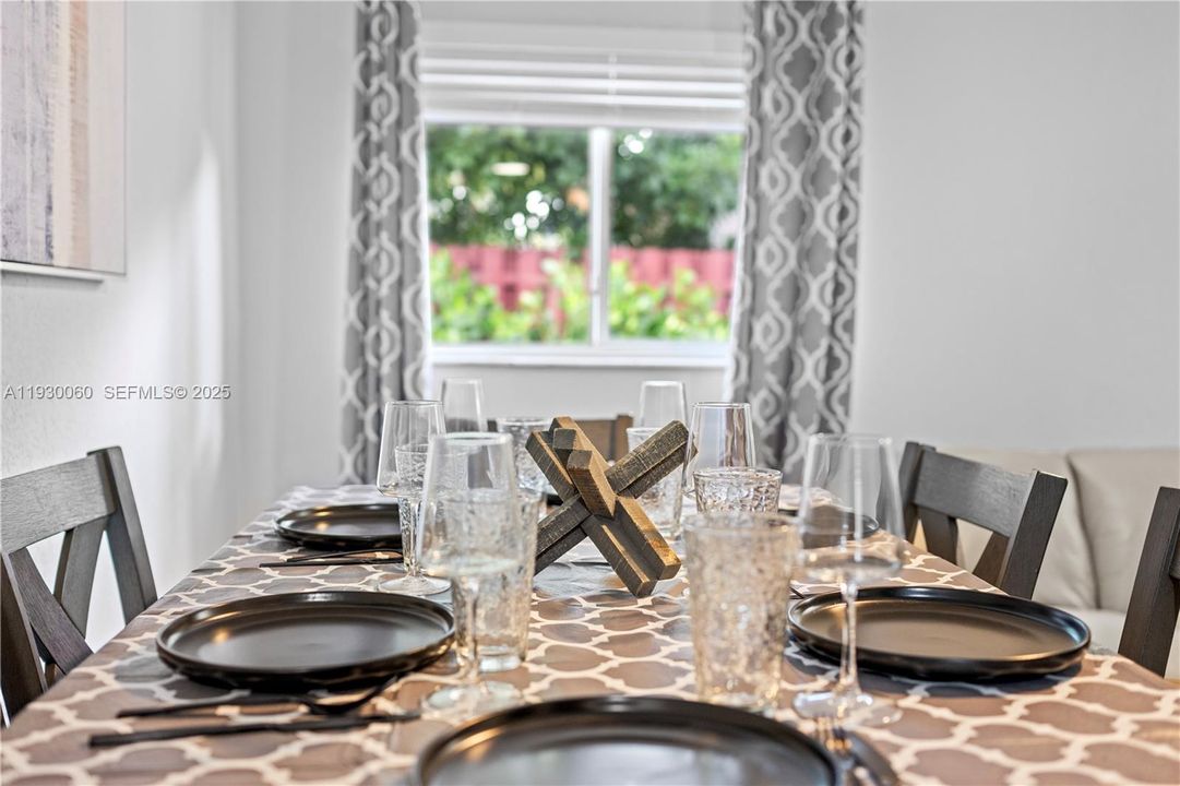 En Renta: $2,395 (1 camas, 1 baños, 2344 Pies cuadrados)