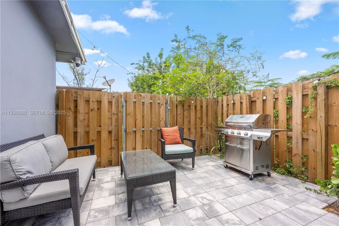 En Renta: $2,395 (1 camas, 1 baños, 2344 Pies cuadrados)