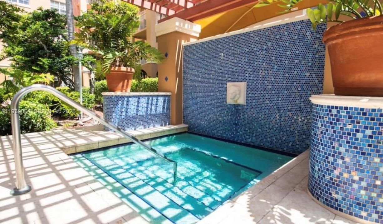 出租: $3,200 (1 贝兹, 1 浴室, 750 平方英尺)