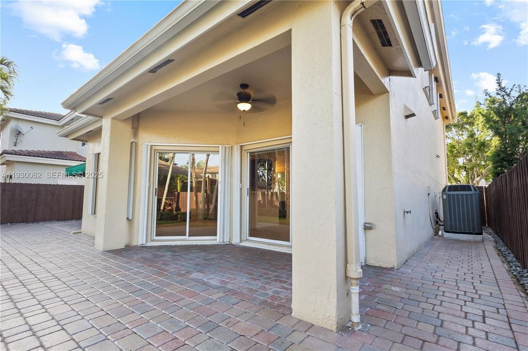 Sliding doors to family room and kitchen