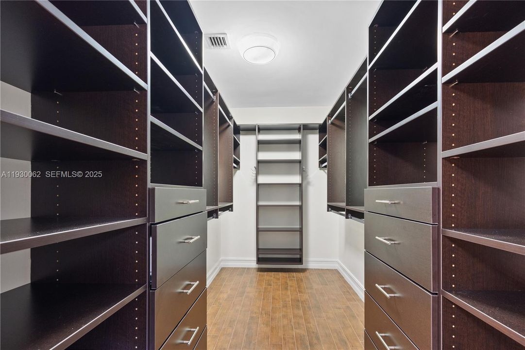Primary bedroom's walk-in closet