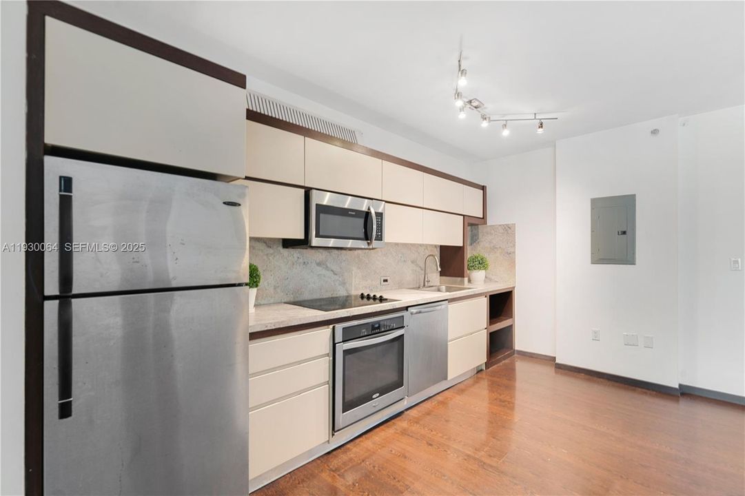 En Venta: $330,000 (1 camas, 1 baños, 734 Pies cuadrados)