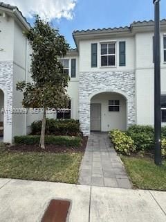 For Rent: $2,600 (3 beds, 2 baths, 1483 Square Feet)