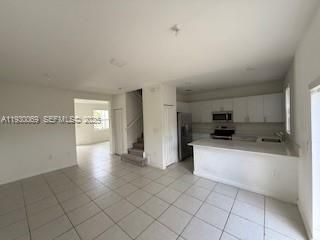 For Rent: $2,600 (3 beds, 2 baths, 1483 Square Feet)