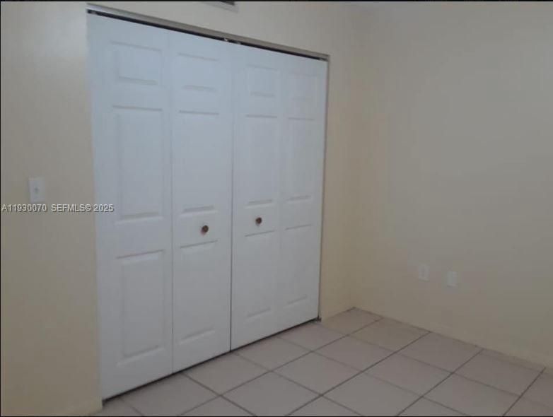 For Rent: $2,000 (2 beds, 1 baths, 866 Square Feet)