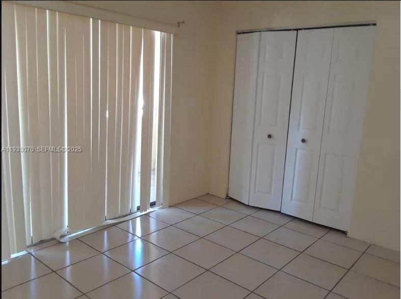 For Rent: $2,000 (2 beds, 1 baths, 866 Square Feet)