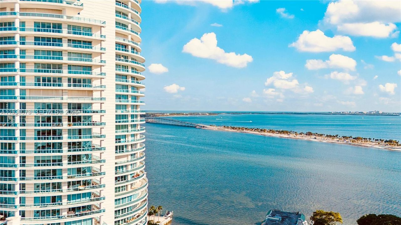 На продажу: $1,700,000 (2 спален, 2 ванн, 1700 Квадратных фут)