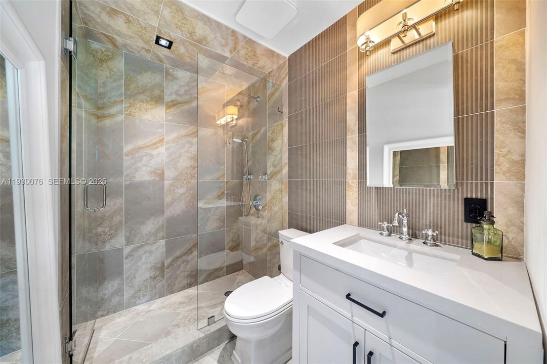 待售: $25,000,000 (6 贝兹, 6 浴室, 5562 平方英尺)