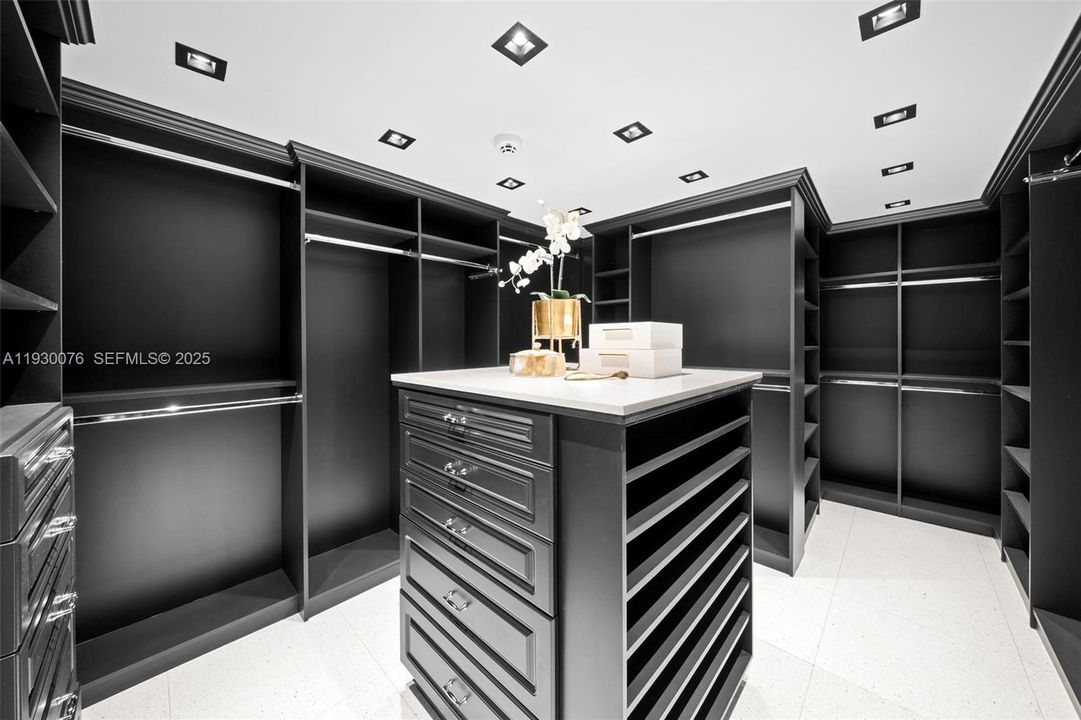 待售: $25,000,000 (6 贝兹, 6 浴室, 5562 平方英尺)