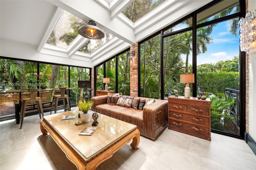 待售: $25,000,000 (6 贝兹, 6 浴室, 5562 平方英尺)