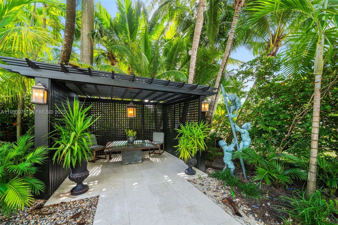 待售: $25,000,000 (6 贝兹, 6 浴室, 5562 平方英尺)