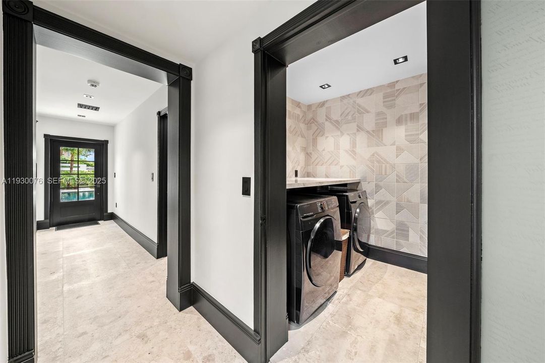 待售: $25,000,000 (6 贝兹, 6 浴室, 5562 平方英尺)