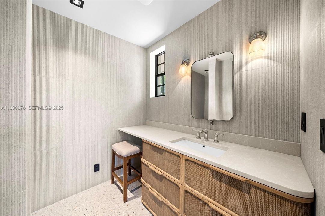 待售: $25,000,000 (6 贝兹, 6 浴室, 5562 平方英尺)