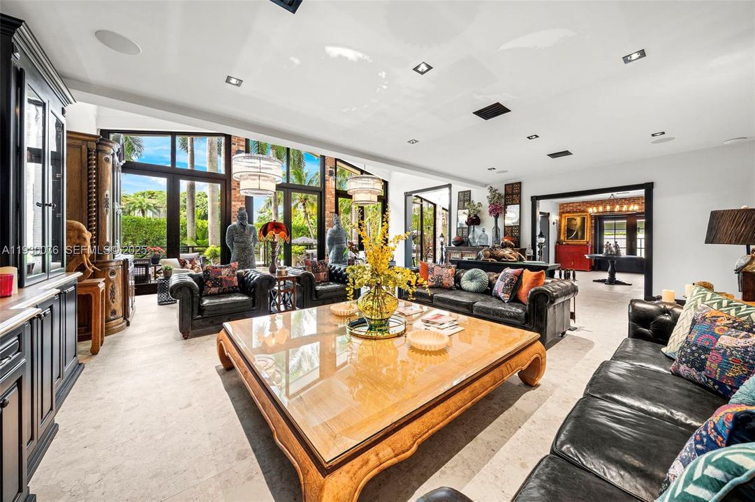 待售: $25,000,000 (6 贝兹, 6 浴室, 5562 平方英尺)