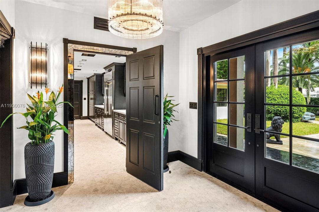 待售: $25,000,000 (6 贝兹, 6 浴室, 5562 平方英尺)