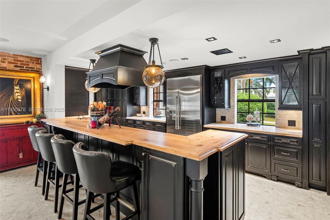 待售: $25,000,000 (6 贝兹, 6 浴室, 5562 平方英尺)