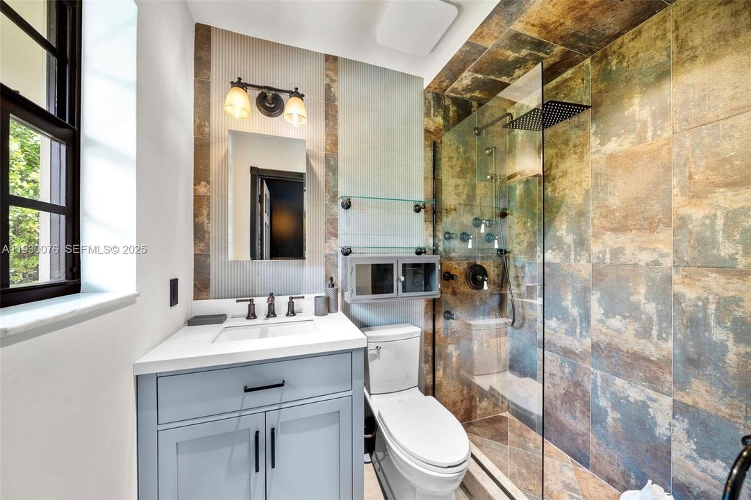 待售: $25,000,000 (6 贝兹, 6 浴室, 5562 平方英尺)