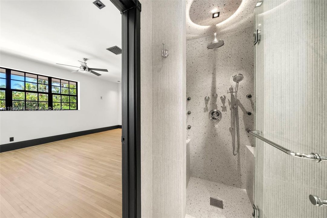 待售: $25,000,000 (6 贝兹, 6 浴室, 5562 平方英尺)