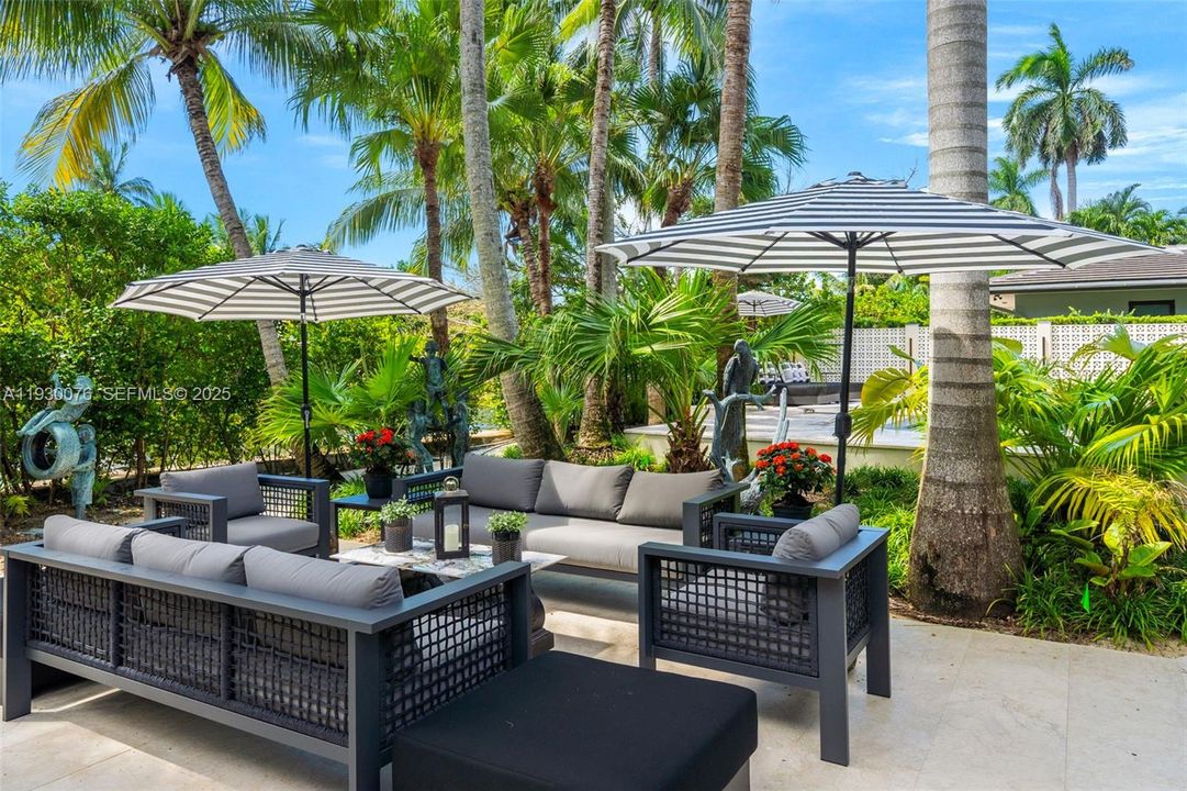 待售: $25,000,000 (6 贝兹, 6 浴室, 5562 平方英尺)