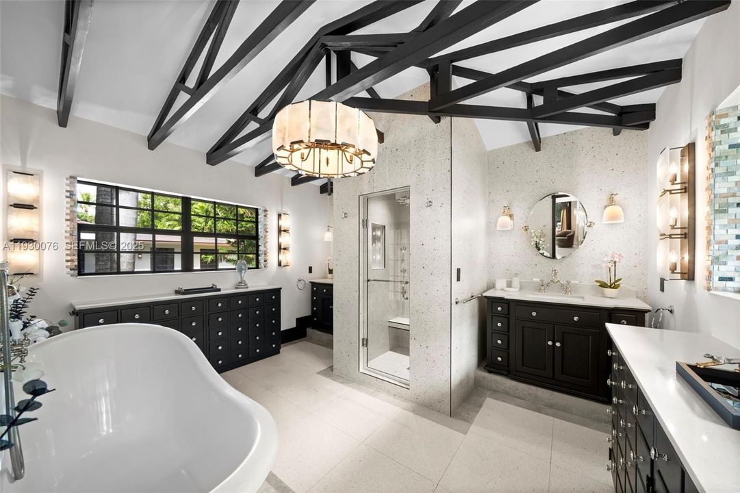 待售: $25,000,000 (6 贝兹, 6 浴室, 5562 平方英尺)