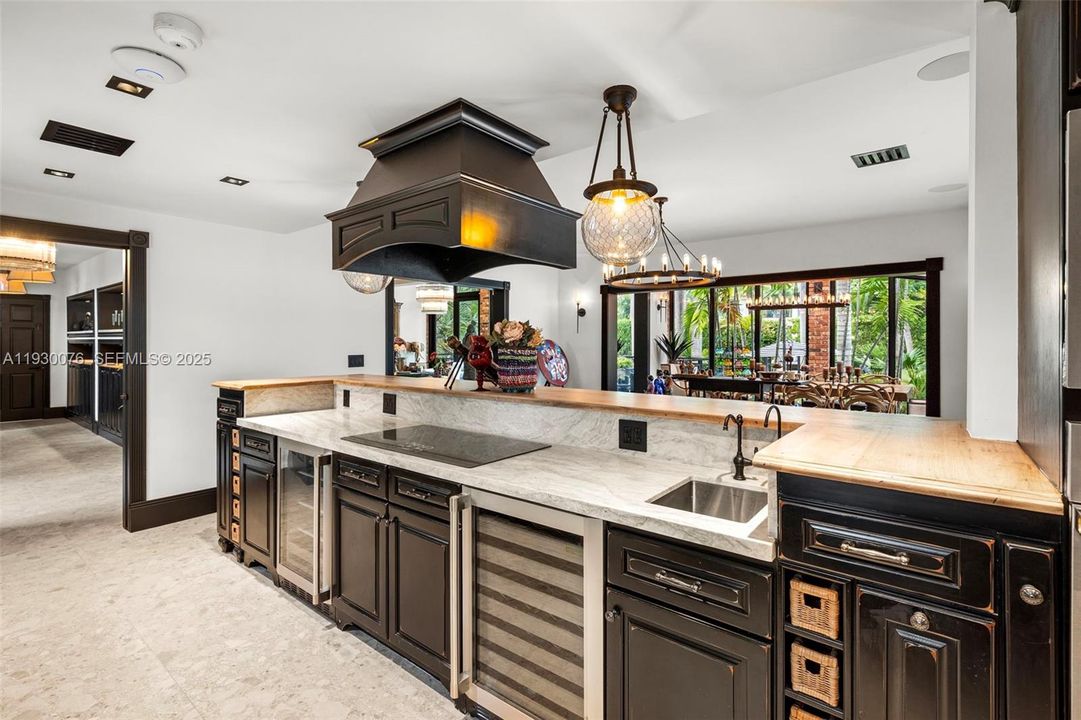 待售: $25,000,000 (6 贝兹, 6 浴室, 5562 平方英尺)