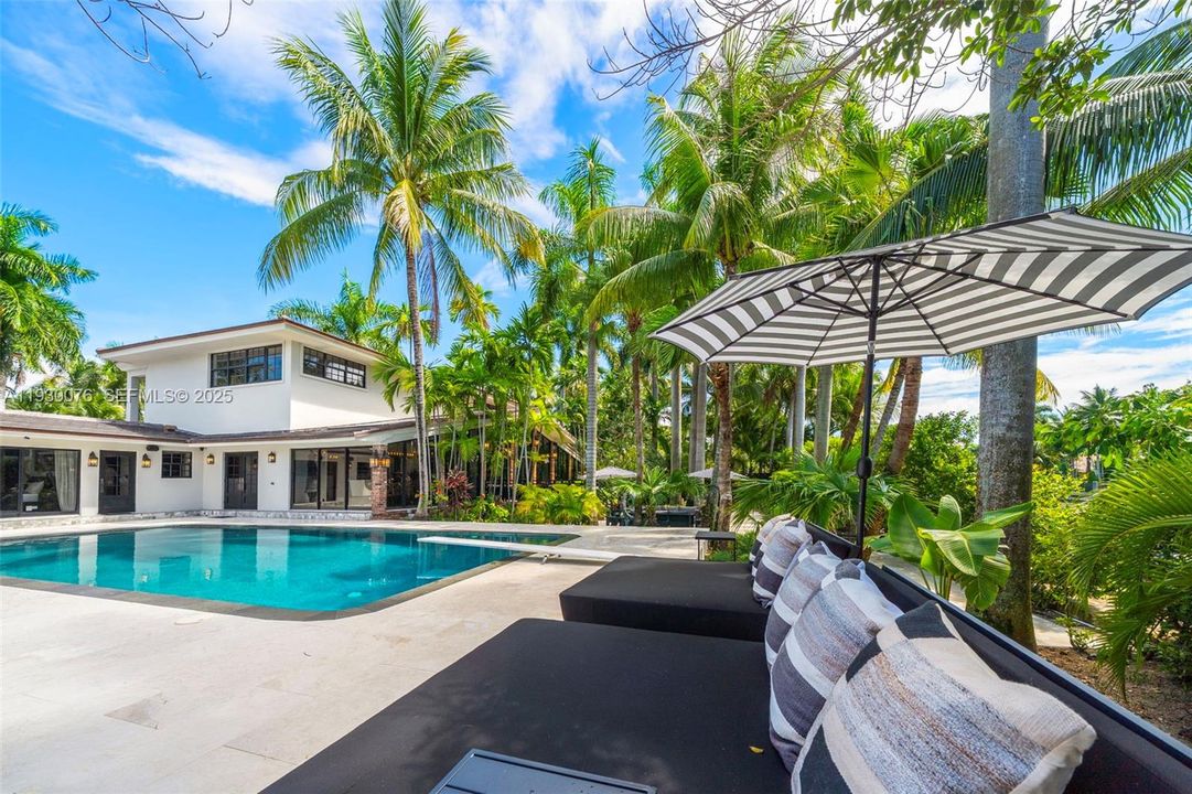 待售: $25,000,000 (6 贝兹, 6 浴室, 5562 平方英尺)