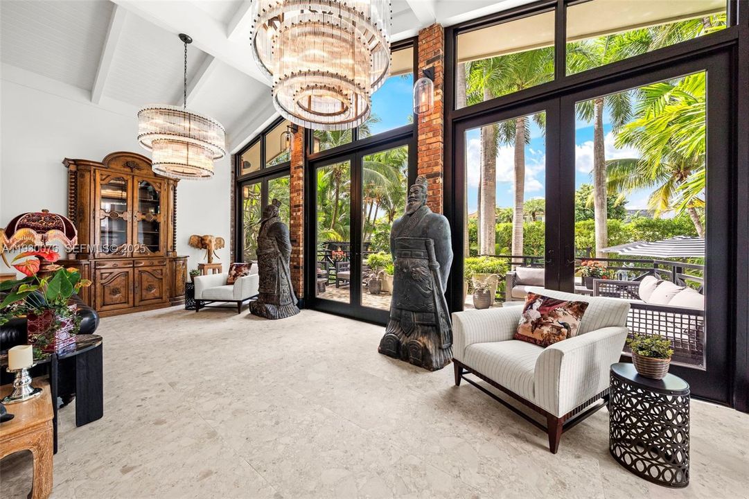 待售: $25,000,000 (6 贝兹, 6 浴室, 5562 平方英尺)