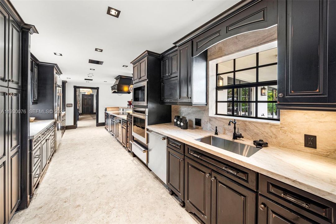 待售: $25,000,000 (6 贝兹, 6 浴室, 5562 平方英尺)