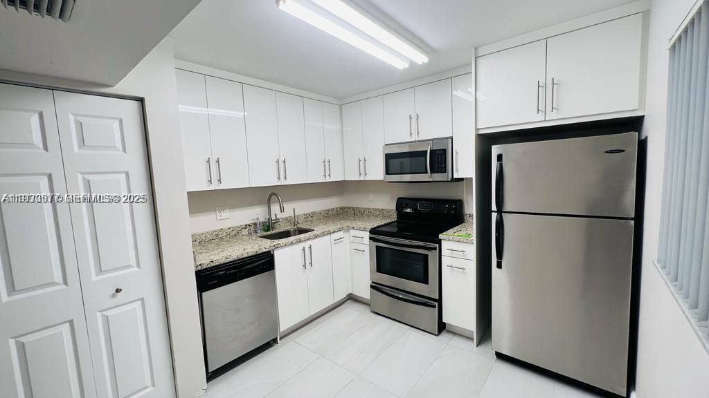 For Rent: $2,200 (2 beds, 2 baths, 1057 Square Feet)