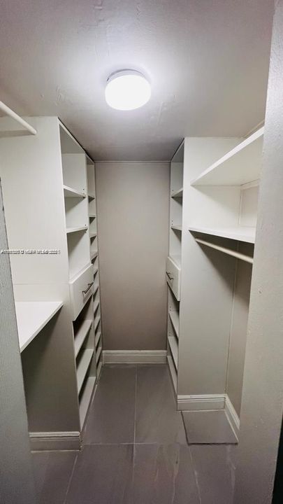 For Rent: $2,200 (2 beds, 2 baths, 1057 Square Feet)