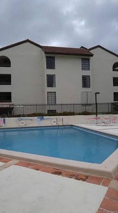 For Sale: $250,000 (2 beds, 2 baths, 1200 Square Feet)