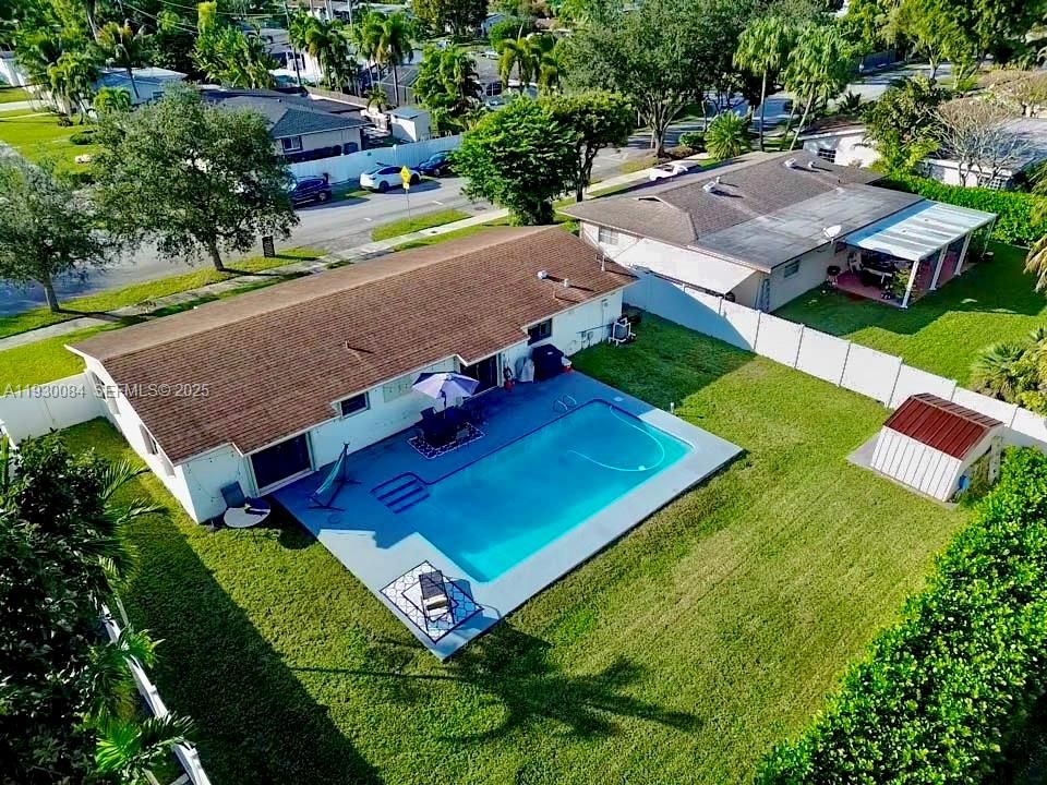 For Sale: $750,000 (3 beds, 3 baths, 1620 Square Feet)