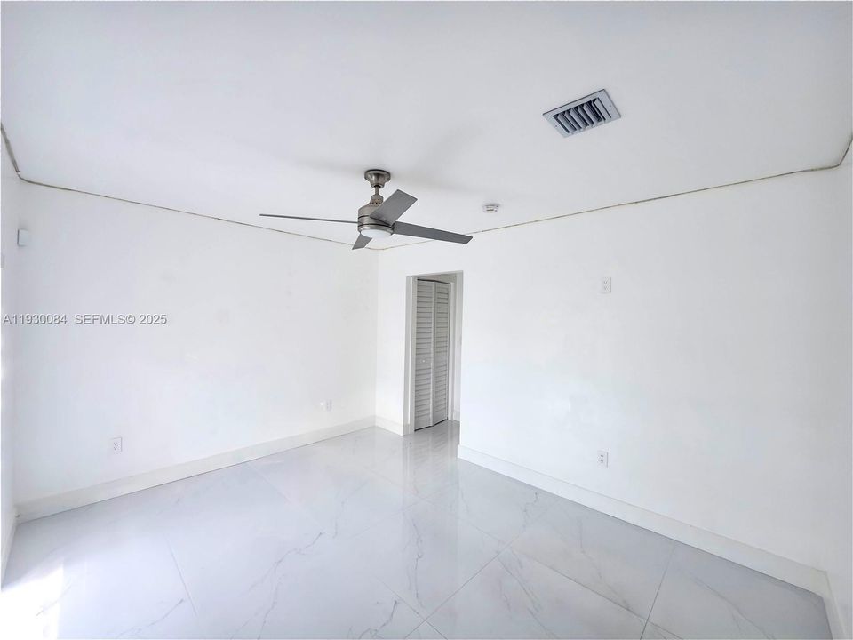 For Sale: $750,000 (3 beds, 3 baths, 1620 Square Feet)