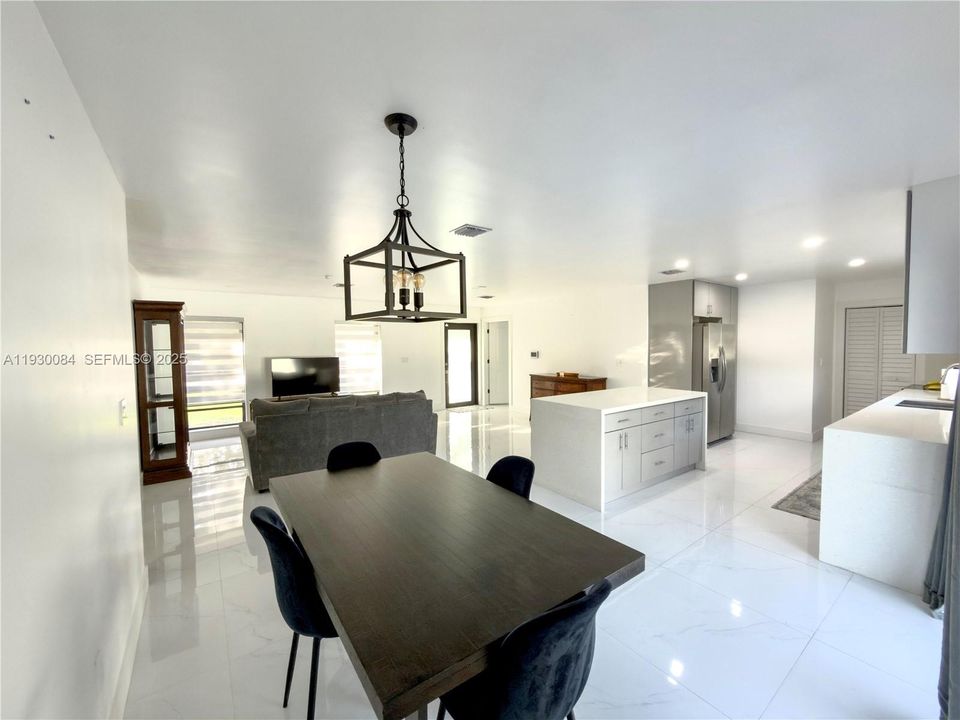 For Sale: $750,000 (3 beds, 3 baths, 1620 Square Feet)